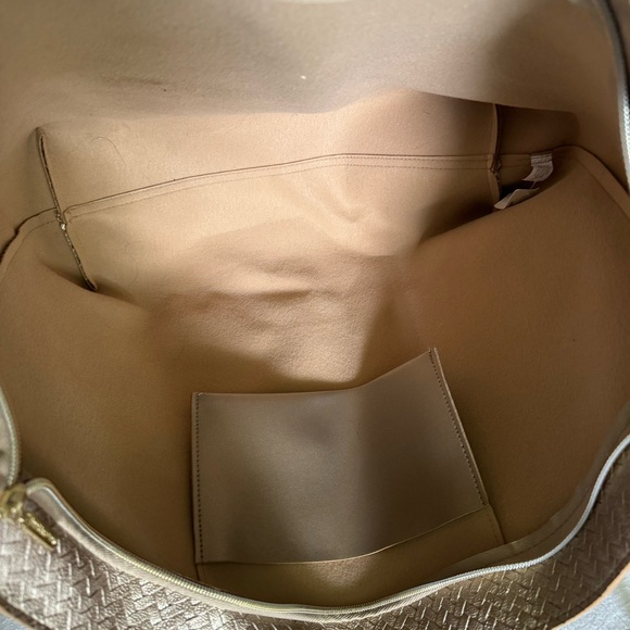 Bath and body Works gold woven leather weekender/beach tote bag - Picture 4 of 5